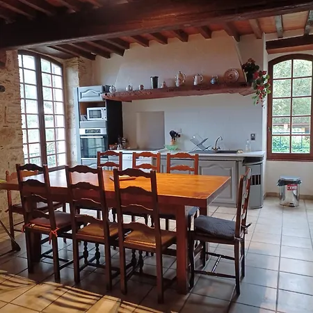 Chaleureux Cottage, Piscine Patio 別荘 *